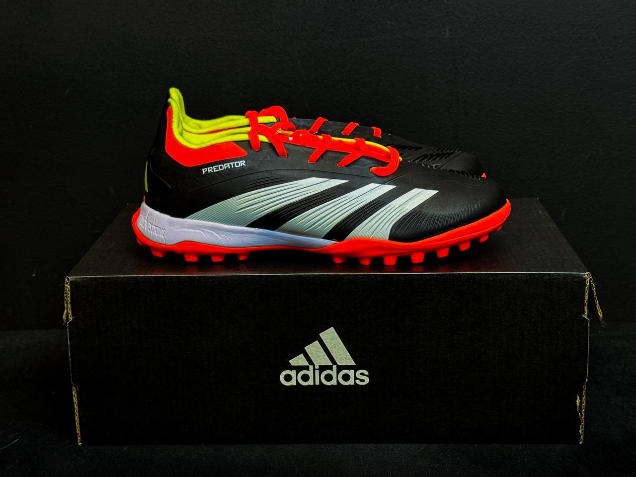 Сороконожки Adidas Predator 30